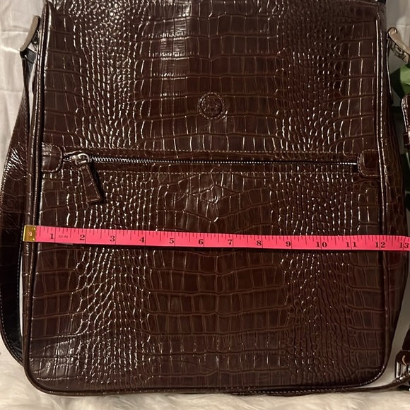 Luis Steven Leather Crocodile Pattern Crossbody - Picture 10 of 12